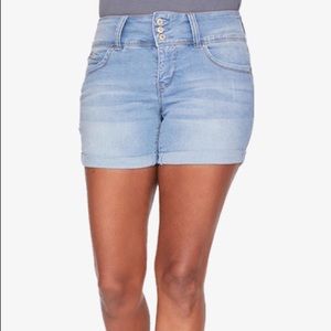 WannaBettaButt 3 Button Rolled Cuff Shorts